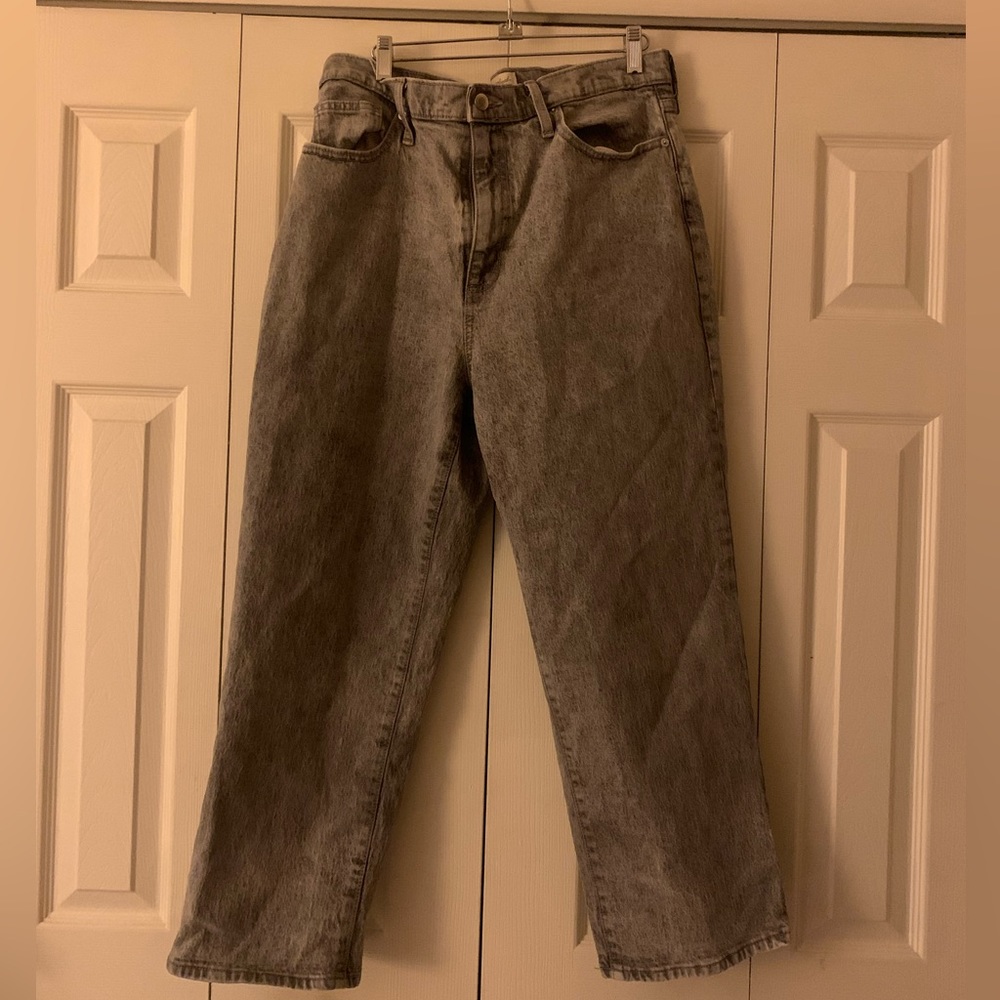 Women’s Universal Thread size 14 light grey jeans.